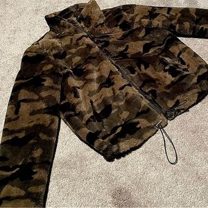 CAMO Faux Fur Jacket 👁️‍🗨️
